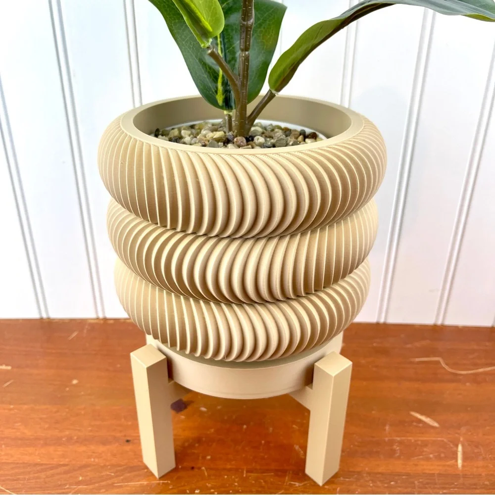 The Maro Planter Pot, Indoor Planter w/ Drainage Tray - Picture 2 of 9